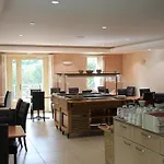 Logis Lhotel Restaurant Antony Le Buisson Hotel 3*