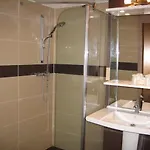 Hotel Logis Lhotel Restaurant Antony Le Buisson 3*