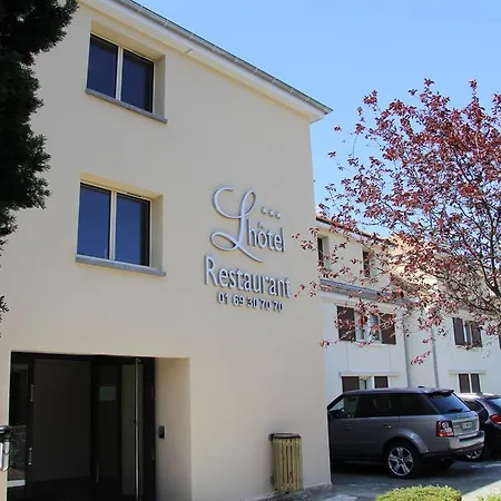 Hotel Logis Lhotel Restaurant Antony Le Buisson 3*