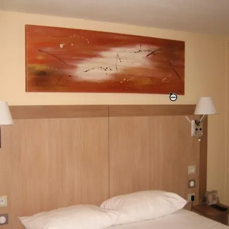 Hotel Logis Lhotel Restaurant Antony Le Buisson 3*