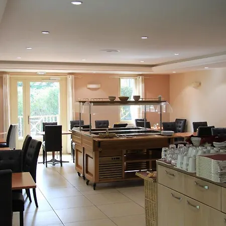 Logis Lhotel Restaurant Antony Le Buisson Hotel 3*
